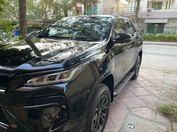 toyota-fortuner-gr-s-2025-big-7