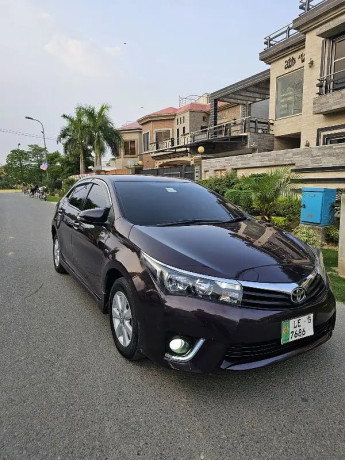 toyota-corolla-altis-x-cvt-i-18-big-3