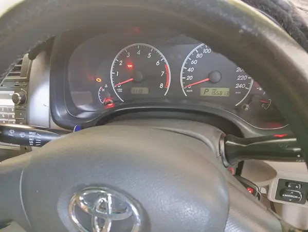 toyota-corolla-gli-16-vvt-i-automatic-ha-2011-model-big-2