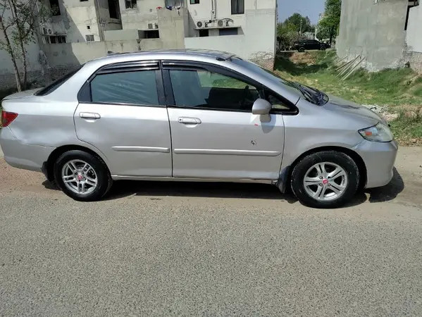 honda-city-idsi-big-0
