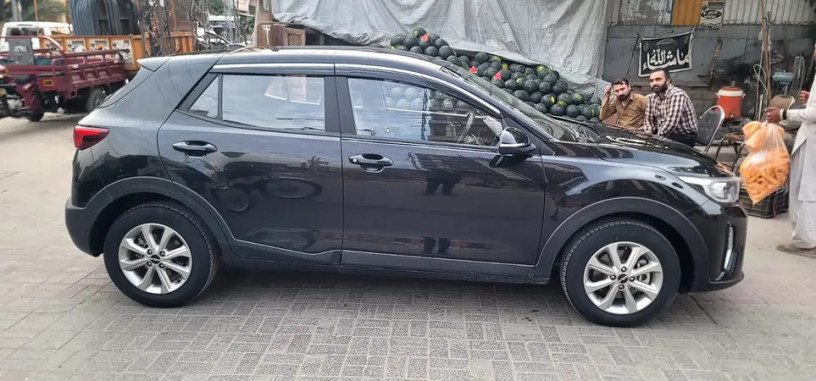 kia-stonic-ex-2022-big-8
