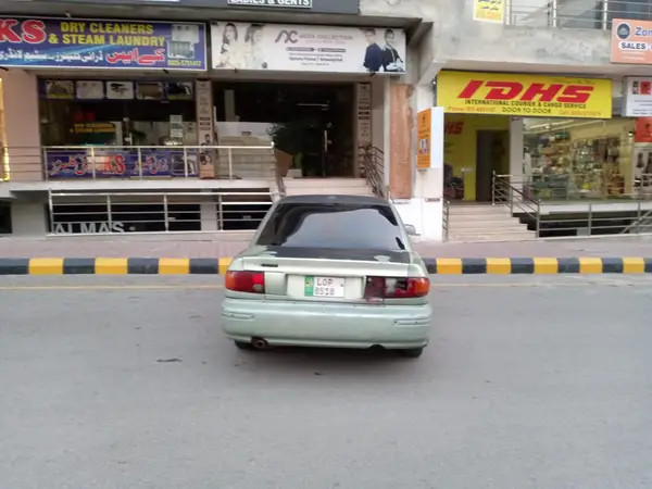 mitsubishi-lancer-1992-big-6