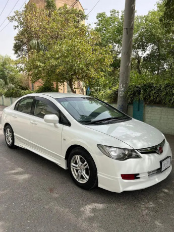 honda-civic-vti-oriel-2012-big-5
