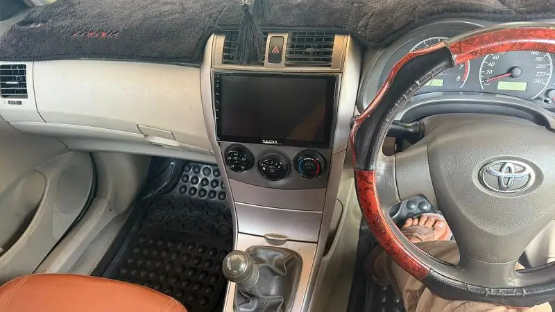 toyota-corolla-xli-2010-big-3