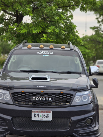 toyota-hilux-vigo-big-1