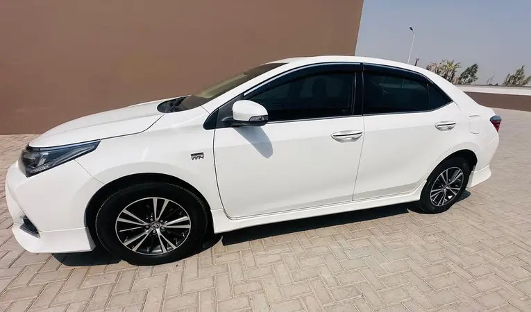 toyota-altis-grande-18-x-2021-beige-interior-big-9