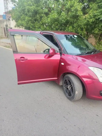 suzuki-swift-glx-cvt-big-0