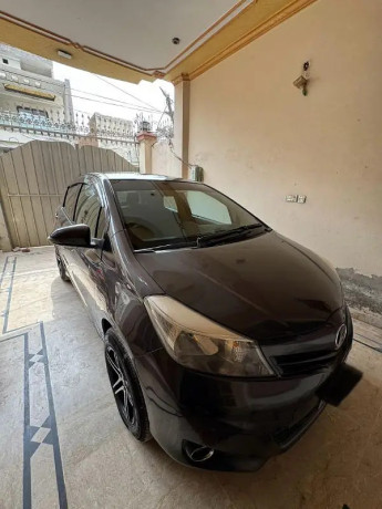 toyota-vitz-2011-2014-big-10