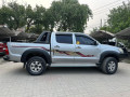 toyota-hilux-e-small-6