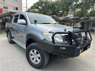 toyota-hilux-e