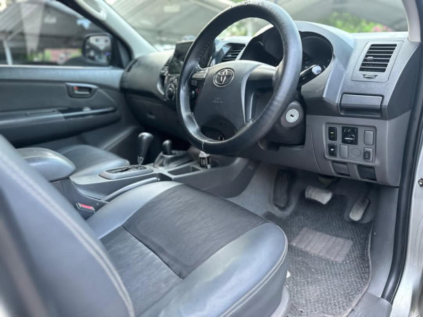 toyota-hilux-e-big-8