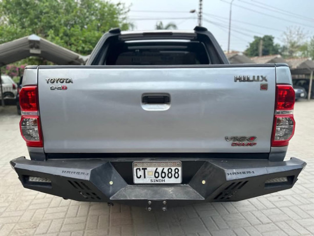toyota-hilux-e-big-3