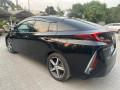 toyota-prius-alpha-g-small-3