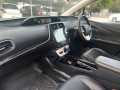 toyota-prius-alpha-g-small-10
