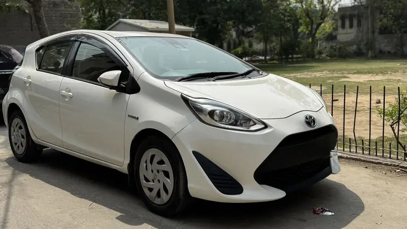 toyota-aqua-z-big-1