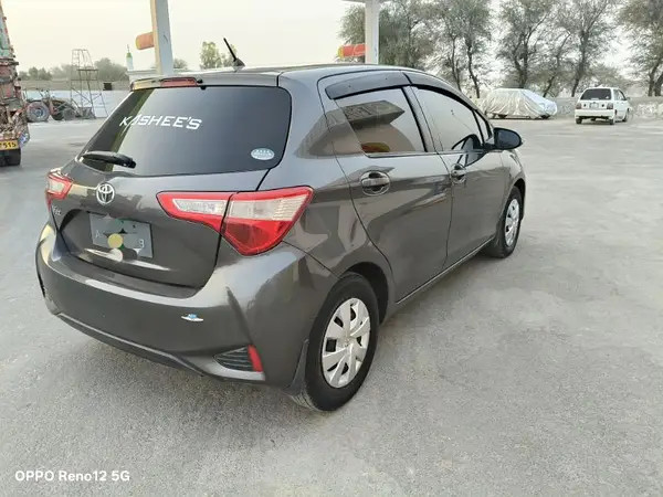 toyota-vitz-201823-big-8