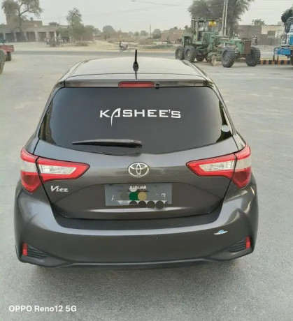 toyota-vitz-201823-big-11