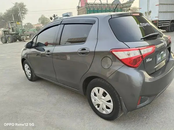 toyota-vitz-201823-big-12