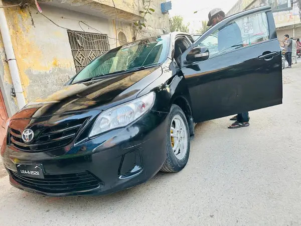 toyota-corolla-big-0