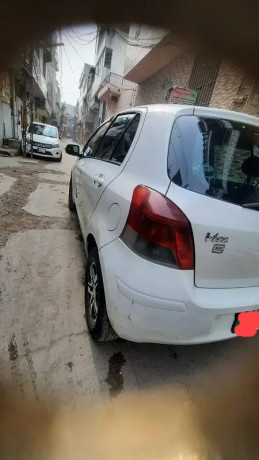 toyota-vitz-f-13-big-2