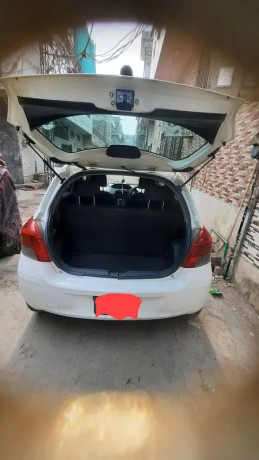 toyota-vitz-f-13-big-0