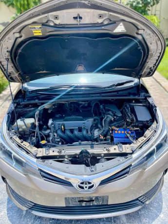 toyota-corolla-gli-2019-automatic-big-0