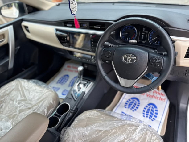 toyota-corolla-altis-x-cvt-i-18-big-1