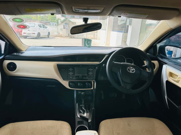 toyota-corolla-altis-x-manual-16-big-14