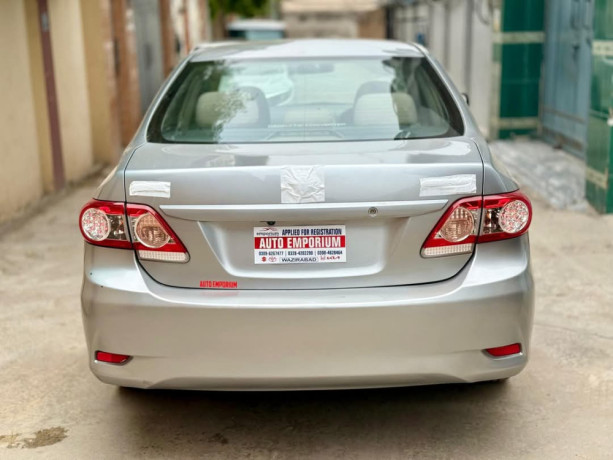 toyota-corolla-altis-x-manual-16-big-4