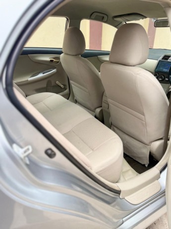toyota-corolla-altis-x-manual-16-big-7