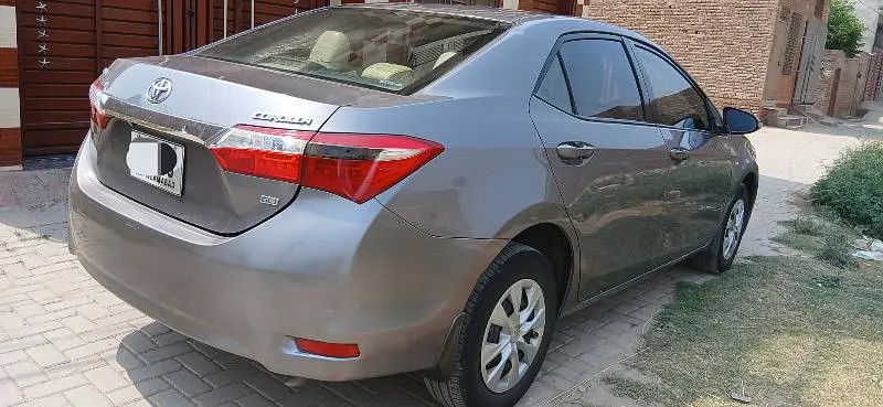 toyota-corolla-gli-2015-islamabad-registered-b2b-genuine-antique-car-big-6