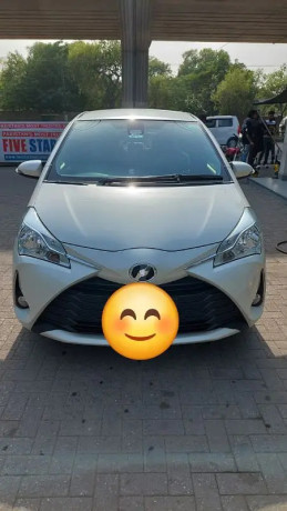 toyota-vitz-f-10-big-2