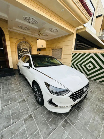hyundai-sonata-20-big-0