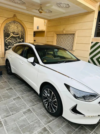 hyundai-sonata-20-big-1