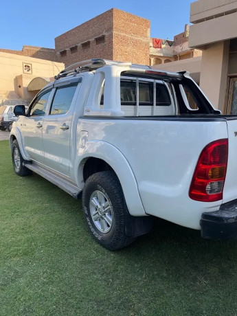 toyota-hilux-30-2007-big-4