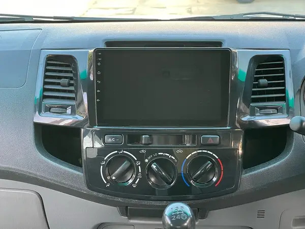 toyota-hilux-30-2007-big-2