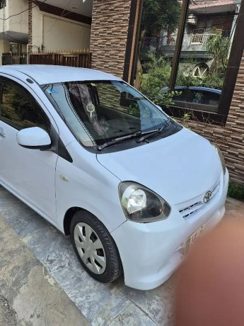 toyota-pixis-epoch-b-big-2