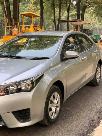 toyota-corolla-altis-16-x-cvt-i-big-2