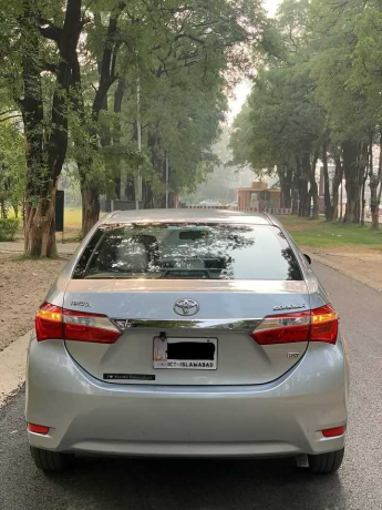 toyota-corolla-altis-16-x-cvt-i-big-5