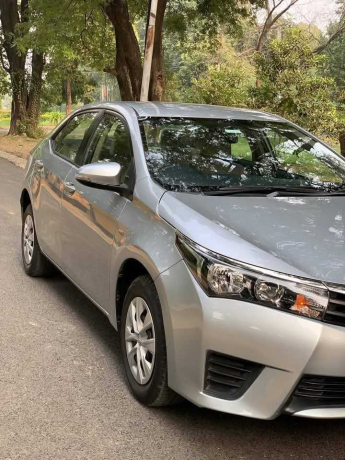 toyota-corolla-altis-16-x-cvt-i-big-1