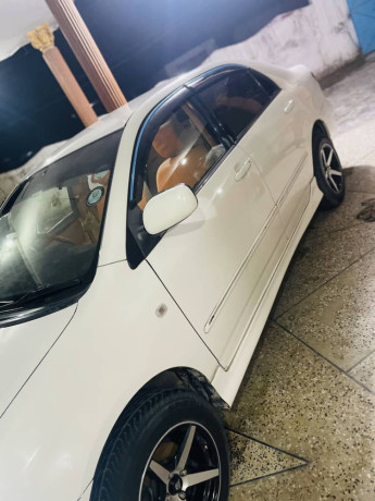 toyota-corolla-saloon-auto-big-1