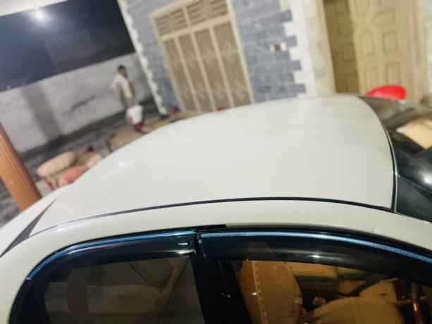 toyota-corolla-saloon-auto-big-4