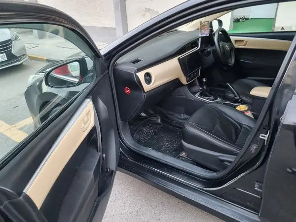 toyota-corolla-xli-2018-big-7
