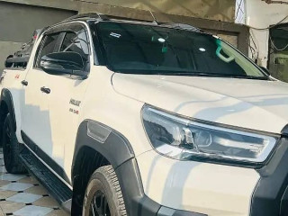toyota-hilux-revo-rocco