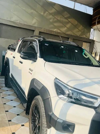 toyota-hilux-revo-rocco-big-2