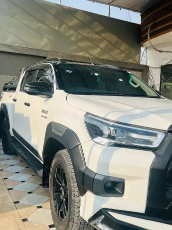 toyota-hilux-revo-rocco-big-0
