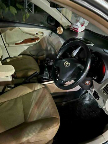 toyota-corolla-altis-x-manual-16-big-2