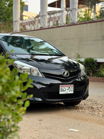 toyota-vitz-f-10-big-4