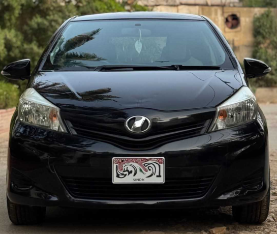 toyota-vitz-f-10-big-0