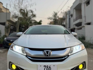 honda-grace-hybrid-dx